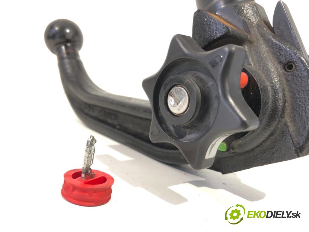 SEAT --- ---  --- --- --- LOPTA: ťažného oka ťažné zariadenie GJS520