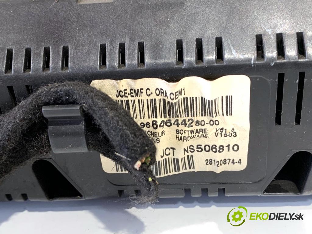 PEUGEOT 308 I liftback 2007 88 kW 1.6 16V 1598 Dislpej 9664644280 (Prístrojová doska)