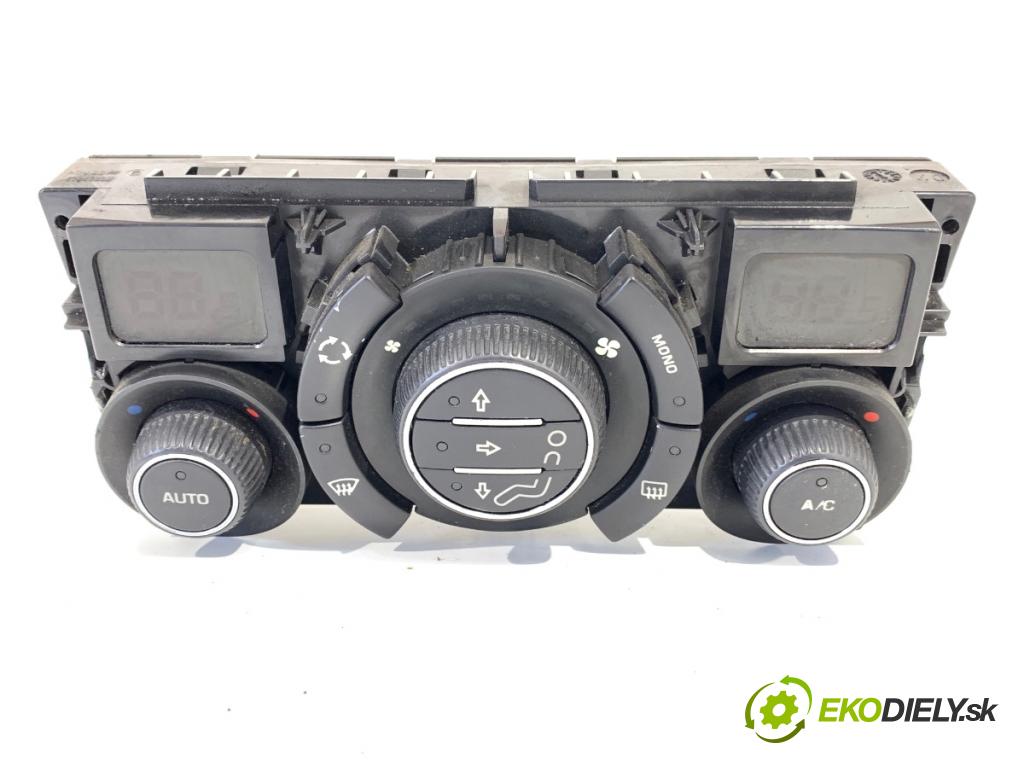 PEUGEOT 308 I liftback 2007 88 kW 1.6 16V 1598 Panel ovládania kúrenia 96558144XT (Prepínacie páčky pod volantom)