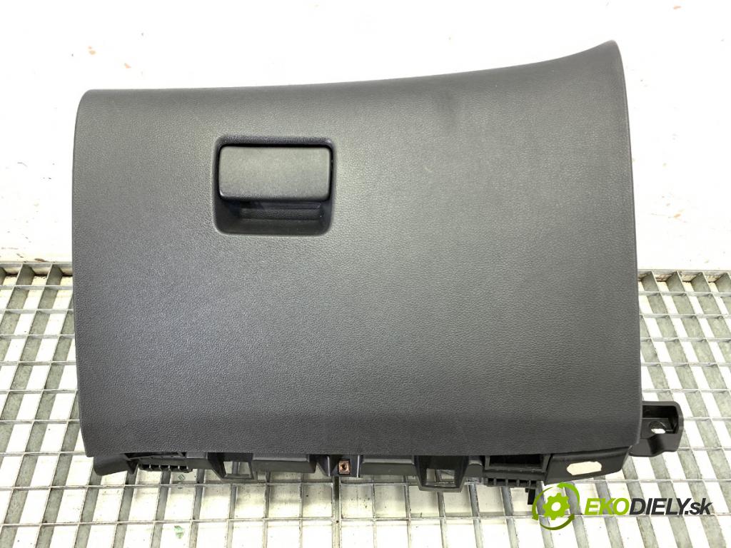OPEL ASTRA J Kombi 2011 118 kW 2.0 CDTI (35) 1956 Priehradka, kastlík spolujazdca  (Priehradka (kastlík))