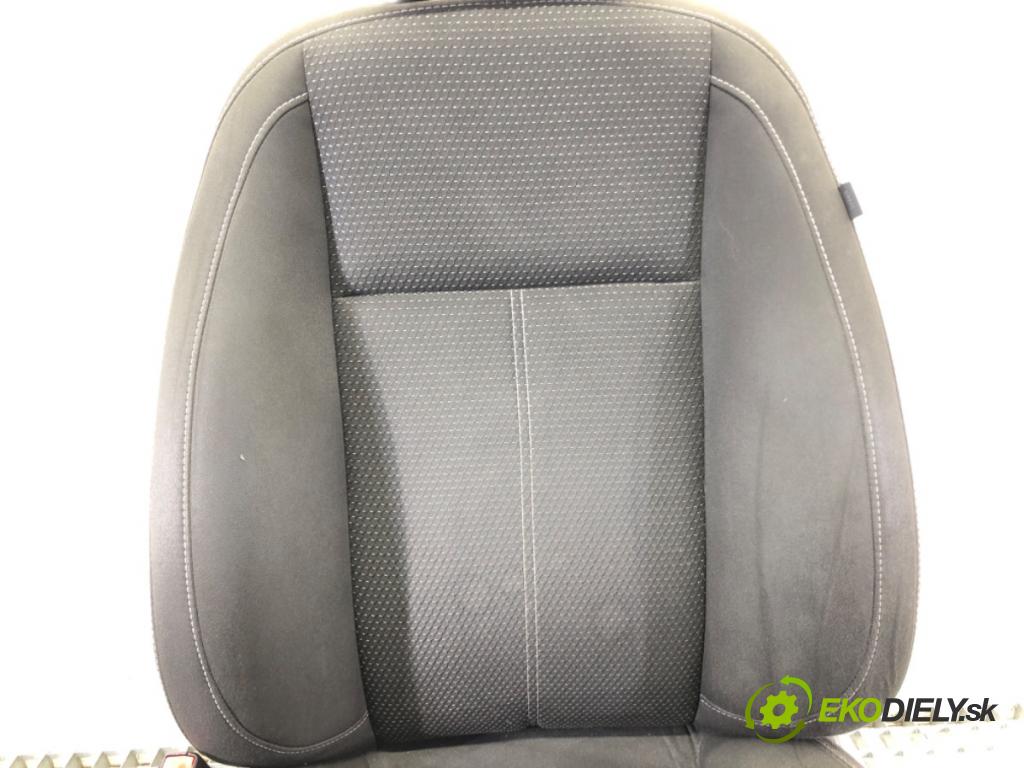 OPEL ASTRA J Kombi 2011 118 kW 2.0 CDTI (35) 1956 Sedadlo ľavy predný
