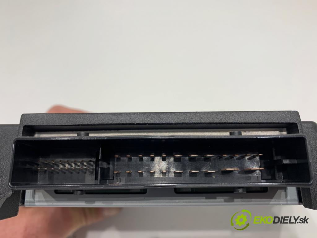 VW GOLF VII liftback 2016 81 kW 1.6 TDI 1598 Zosilňovač 5Q0035456 (Zosilňovač)