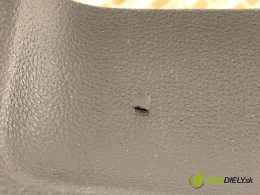 SEAT LEON III liftback 2014 77 kW 1.6 TDI 1598 Tunel středový  (Středový tunel / panel)