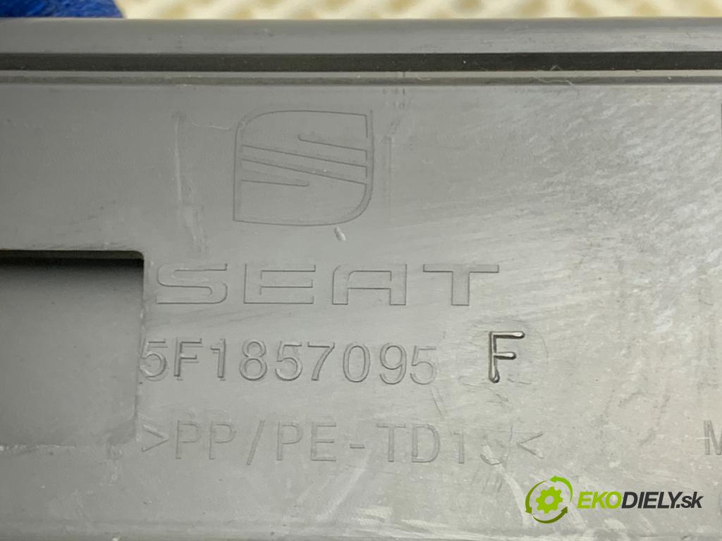 SEAT LEON III liftback 2014 77 kW 1.6 TDI 1598 Priehradka, kastlík spolujazdca 5F1857095F (Priehradka (kastlík))