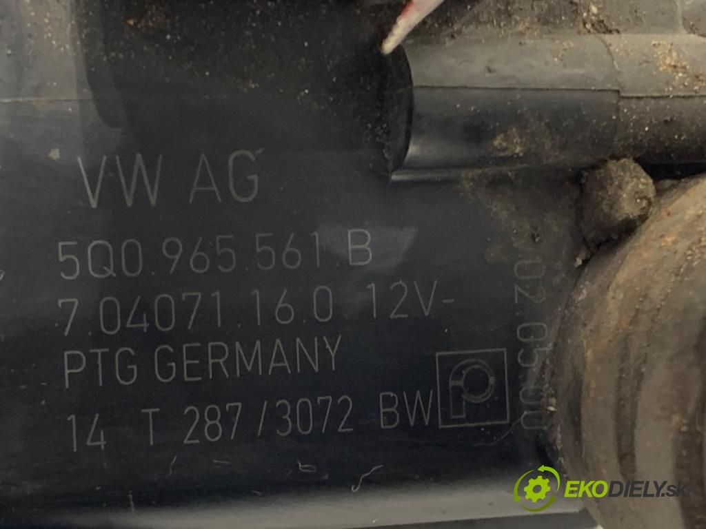 SEAT LEON III liftback 2014 77 kW 1.6 TDI 1598 DALŠÍ: Pumpa vody 5Q0965561B (Vodná pumpa)