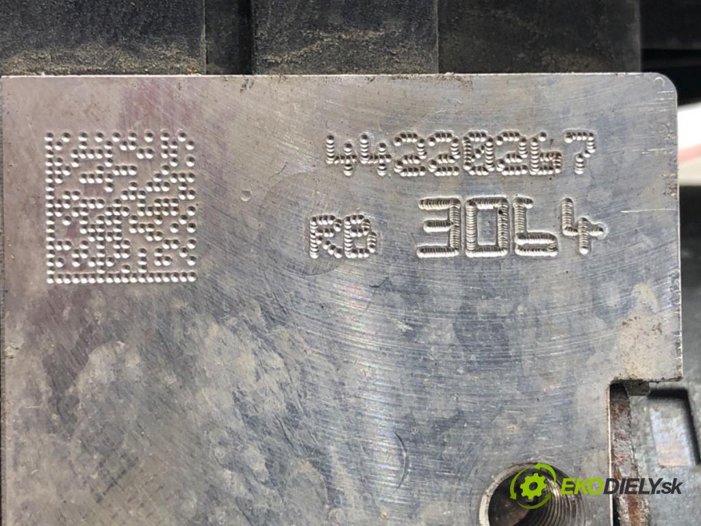 SEAT LEON III liftback 2014 77 kW 1.6 TDI 1598 Pumpa ABS 3Q0614517C (Pumpa ABS)