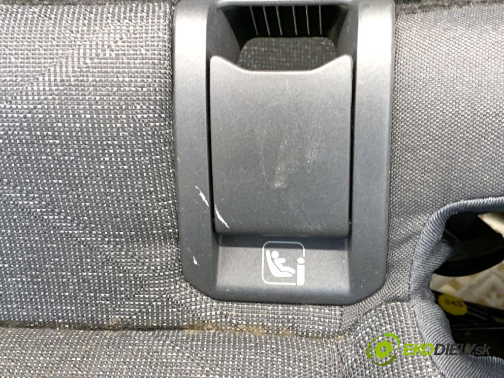 VW GOLF VIII liftback 2022 110 kW 1.5 TSI 1495 Sedadlo druhý rad