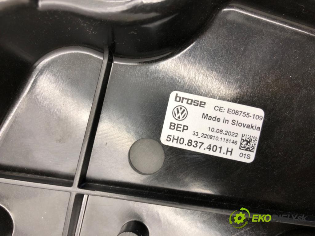 VW GOLF VIII liftback 2022 110 kW 1.5 TSI 1495 mechanismus okna levý přední část 5H0837401H