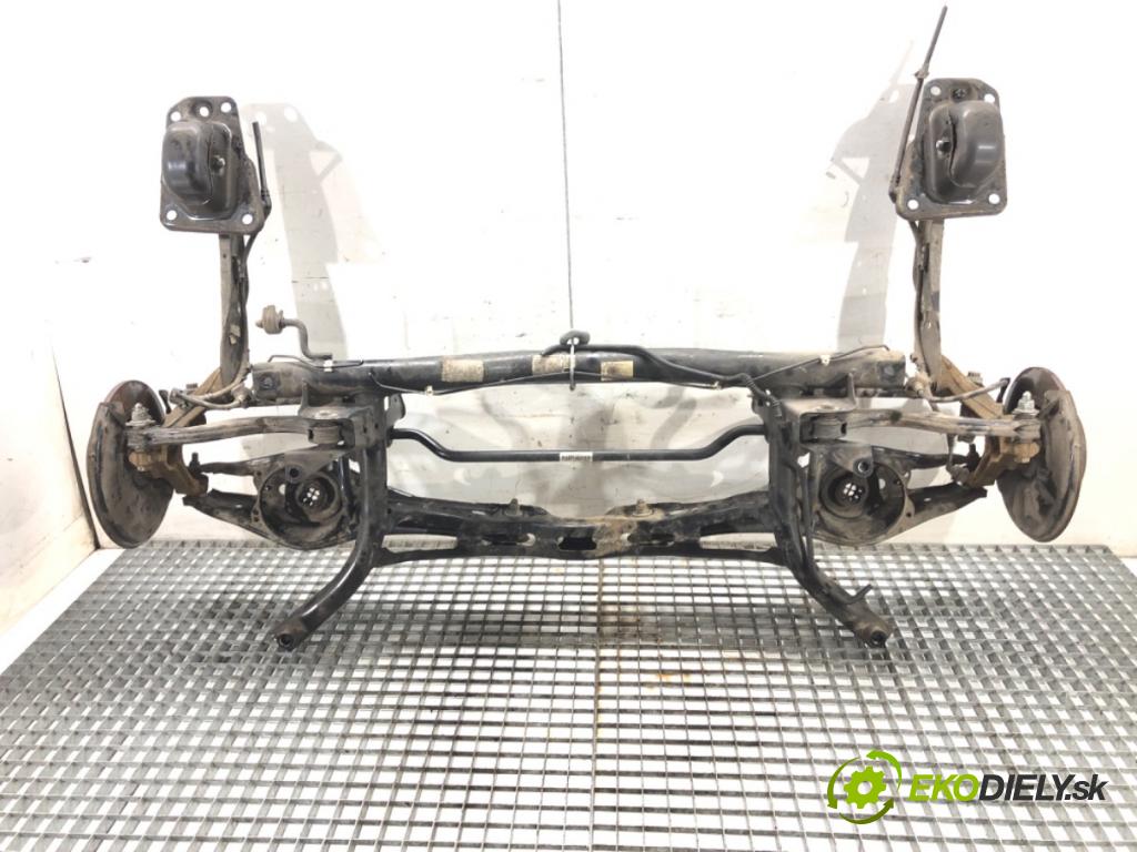 VW GOLF VIII liftback 2022 110 kW 1.5 TSI 1495 výztuha zadní část 
