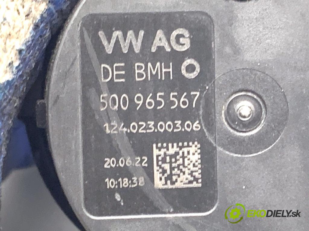 VW GOLF VIII liftback 2022 110 kW 1.5 TSI 1495 DALŠÍ: pumpa vody 5Q0965567 (Vodní pumpy)