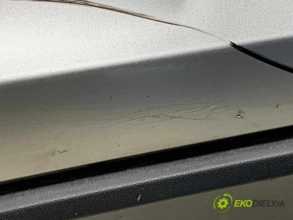 VW GOLF VII liftback 2016 81 kW 1.6 TDI 1598 nárazník zadní část LA7W (Ostatné)