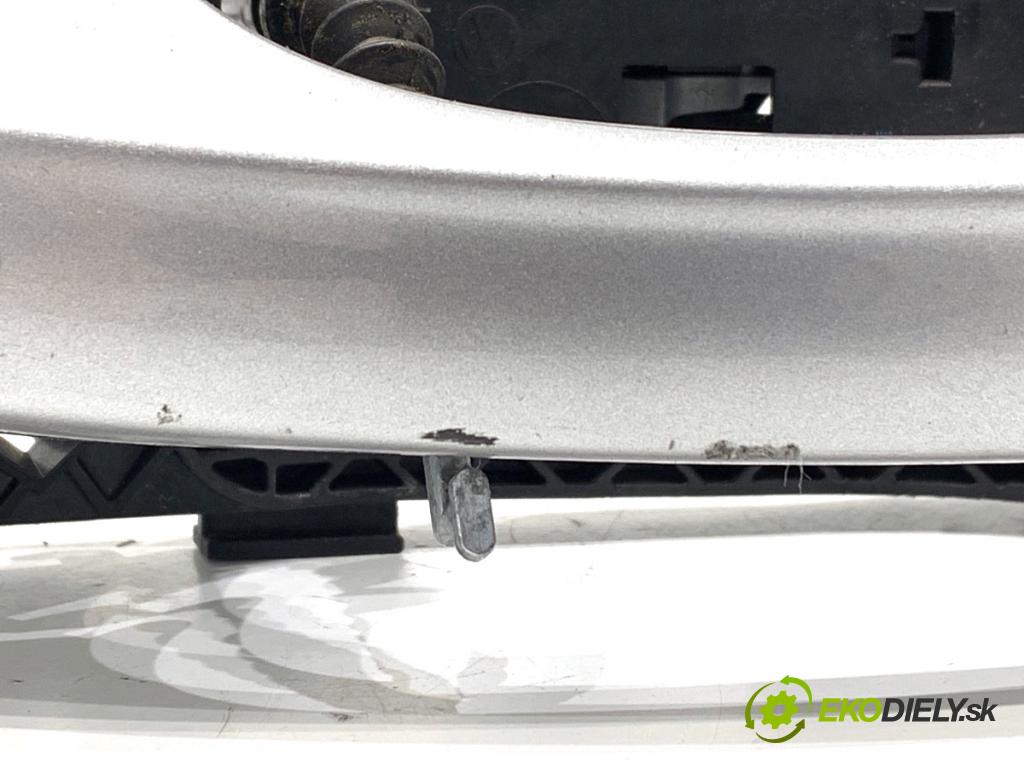 VW GOLF VII liftback 2016 81 kW 1.6 TDI 1598 Kľučka vonkajšia ľavy predný