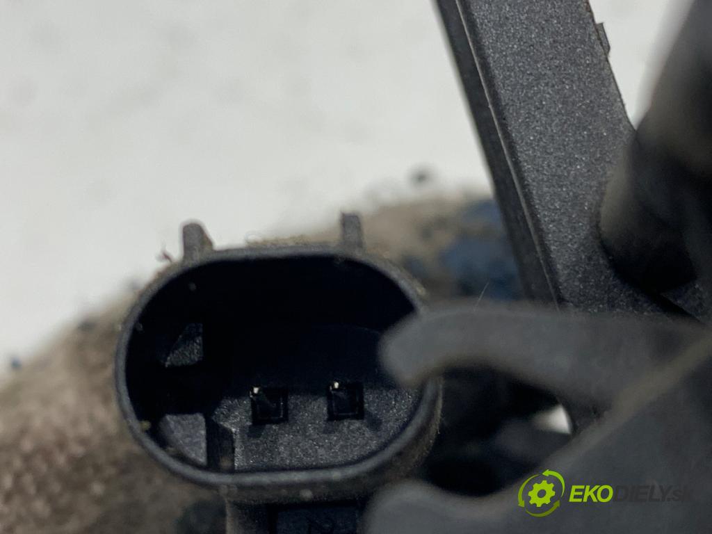 VW GOLF VII liftback 2016 81 kW 1.6 TDI 1598 pumpa paliva Webasto 9019847C (Webasto (nezávislé kúrenie))