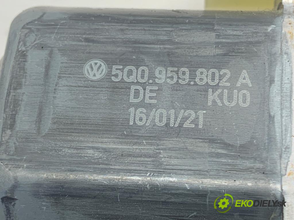 VW TOURAN nadwozie wielkoprzestrzenne (MPV) 2021 110 kW 1.5 TSI 1495 mechanismus okna pravý zadní část 5TA839462B 5Q0959802A