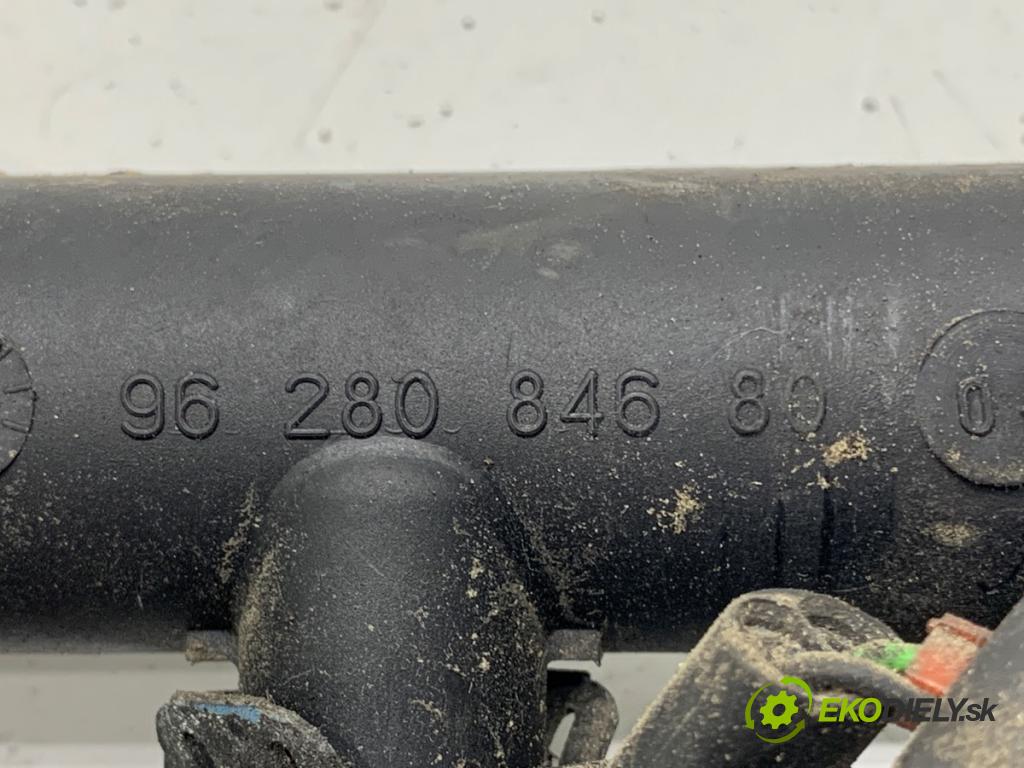 PEUGEOT 407 sedan 2004 85 kW 1.8 (6D6FZB) 1749 Lišta vstrekovacia 9628084680 (Vstrekovacia lišta)