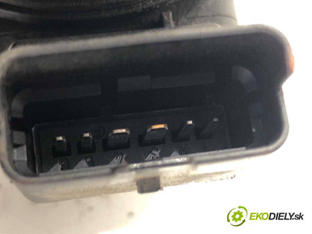 FORD FIESTA MK6 liftback 2003 50 kW 1.4 TDCi 1399 váha vzduchu 9642212180 (Váhy vzduchu)