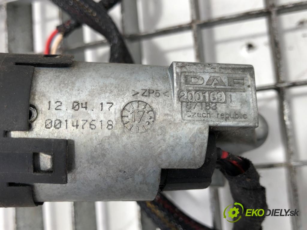 DAF XF Ciągnik siodłowy 2017 340 kW FT 460 340 kW [462 KM] olej napędowy 2012 - 2022 12900 spinačka 200169 (Spínacia skrinka)