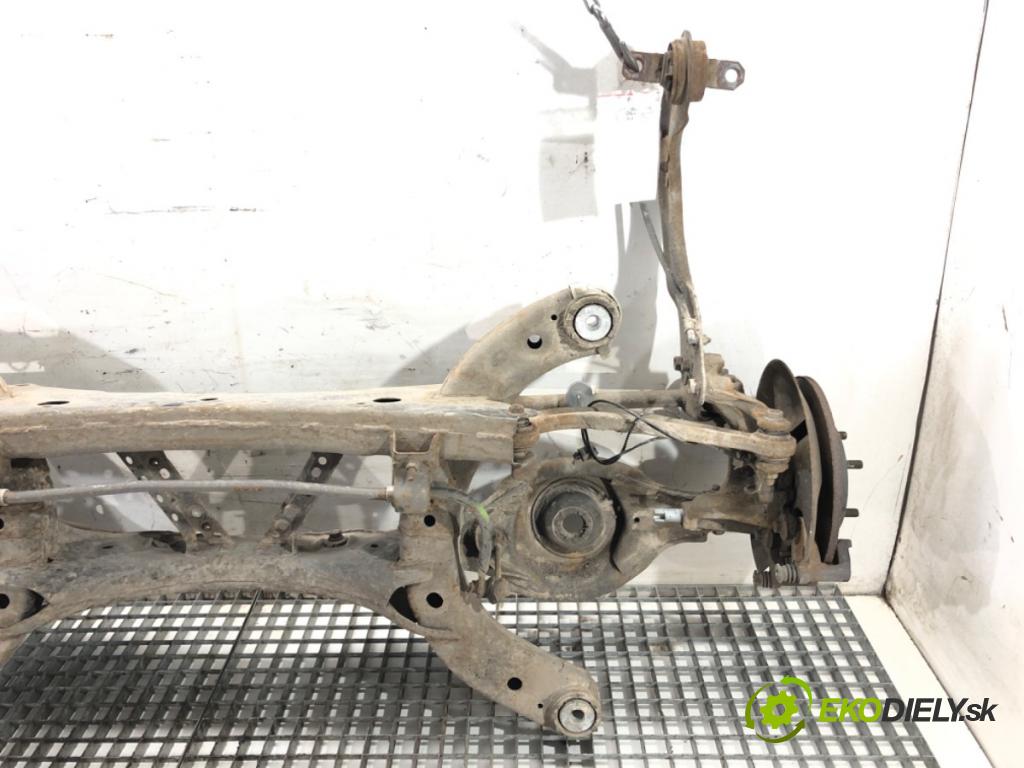 MAZDA 6 GJ Kombi 2013 110 kW 2.2 D 2191 výztuha zadní část