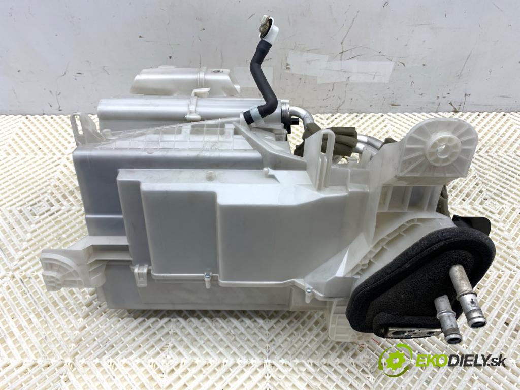 MAZDA 6 GJ Kombi 2013 110 kW 2.2 D 2191 Výhrevné teleso, radiátor kúrenia KOMBAJN 