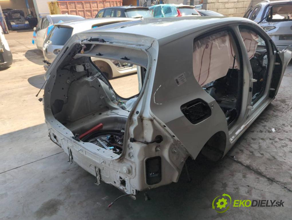 VW GOLF VIII liftback 2022 110 kW 1.5 TSI 1495 KAROSERIA ČTVRŤÁK blatník zadní část levý pravý práh střecha PODŁUŻNICA levý pravý