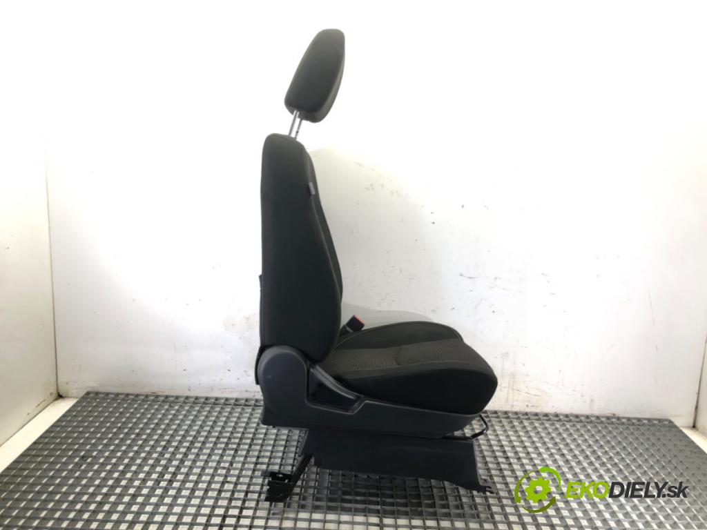MITSUBISHI ASX SUV 2014 110 kW 1.8 DI-D 4WD 1798 Sedadlo pravy predný