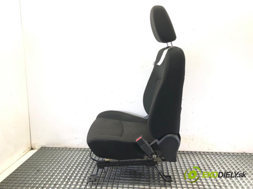 MITSUBISHI ASX SUV 2014 110 kW 1.8 DI-D 4WD 1798 Sedadlo pravy predný