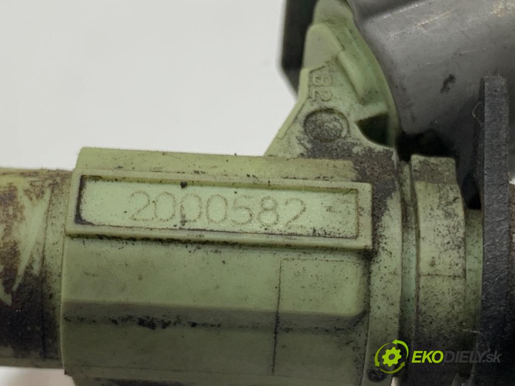 MITSUBISHI LANCER VII sedan 2005 99 kW 2.0 (CS9A) 1997 Lišta vstrekovacia  (Vstrekovacia lišta)