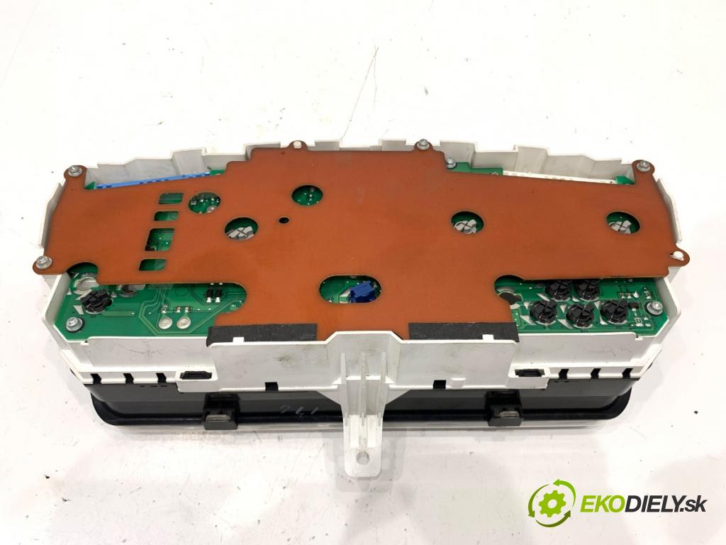 MITSUBISHI LANCER VII sedan 2005 99 kW 2.0 (CS9A) 1997 Prístrojovka 8100A176 (Prístrojová doska)