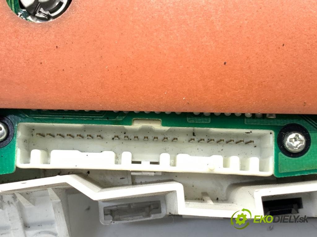 MITSUBISHI LANCER VII sedan 2005 99 kW 2.0 (CS9A) 1997 Prístrojovka 8100A176 (Prístrojová doska)