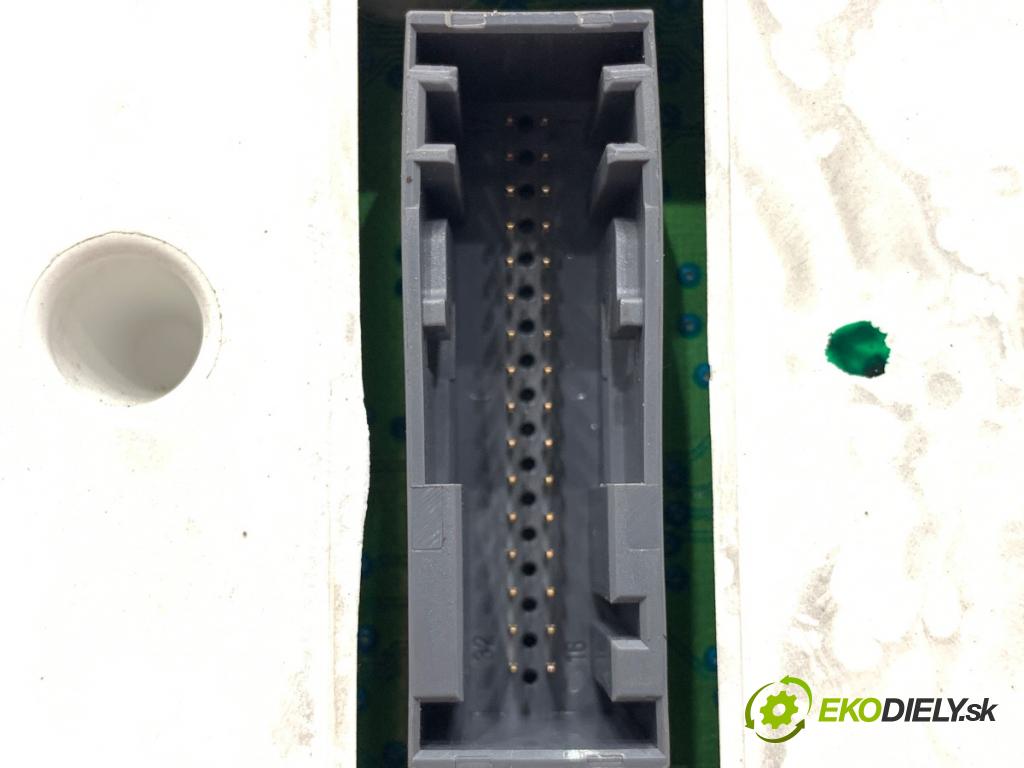 FORD FOCUS II liftback 2006 74 kW 1.6 1596 Prístrojovka 4M5T-10849-AL (Prístrojová doska)