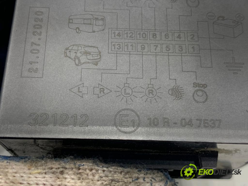 AUDI A3 8P liftback 2003 75 kW 1.6 1595 Modul ťažného oka 10R-047537 (Riadiaca jednotka ostatné)