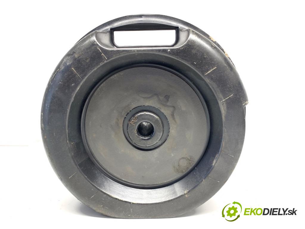MAZDA 6 GY Kombi 2003 100 kW 2.0 DI (GY19) 1998 subwoofer GJ5A66960 (Audio zařízení)