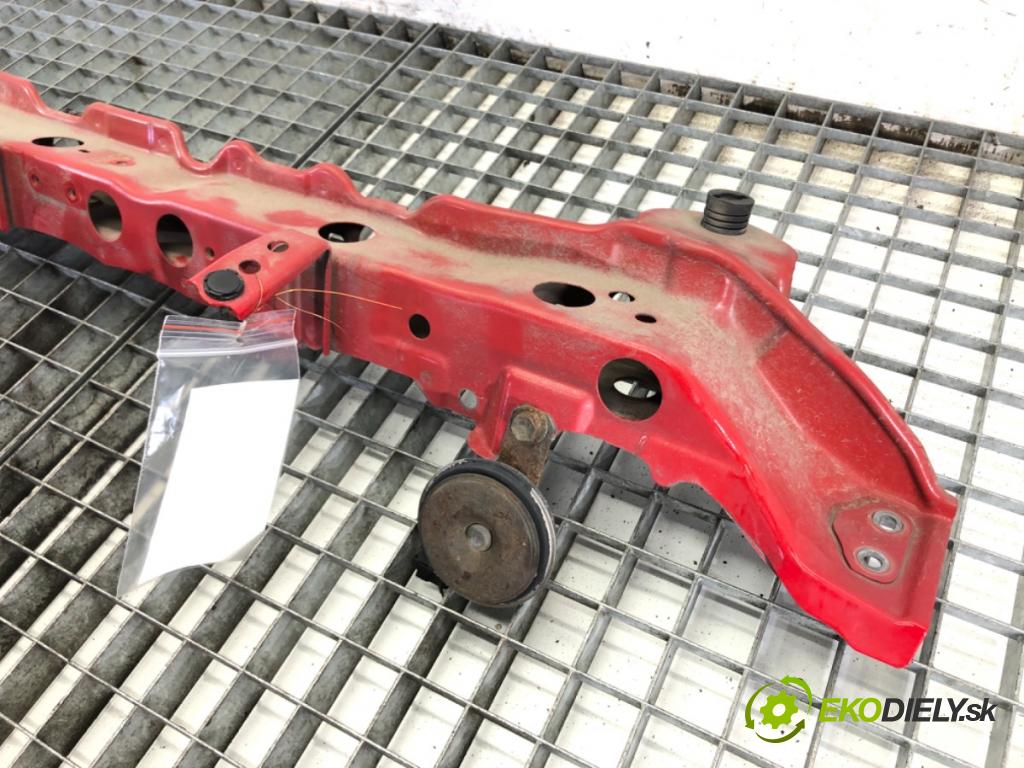 TOYOTA YARIS III liftback 2013 51 kW 1.0 (KSP130_) 998 výztuha horní  (Výztuhy)