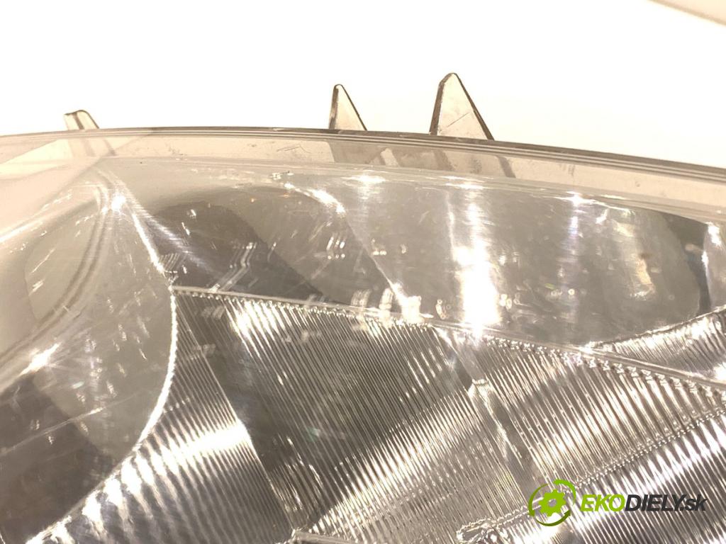 TOYOTA YARIS III liftback 2013 51 kW 1.0 (KSP130_) 998 Svetlomet pravy predný