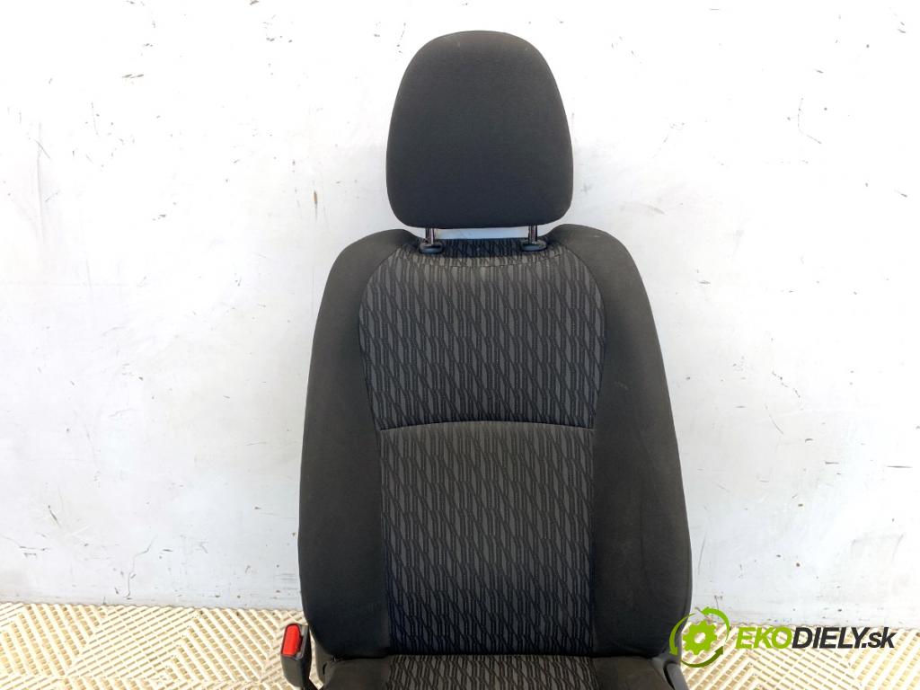 TOYOTA YARIS III liftback 2013 51 kW 1.0 (KSP130_) 998 Sedadlo ľavy predný