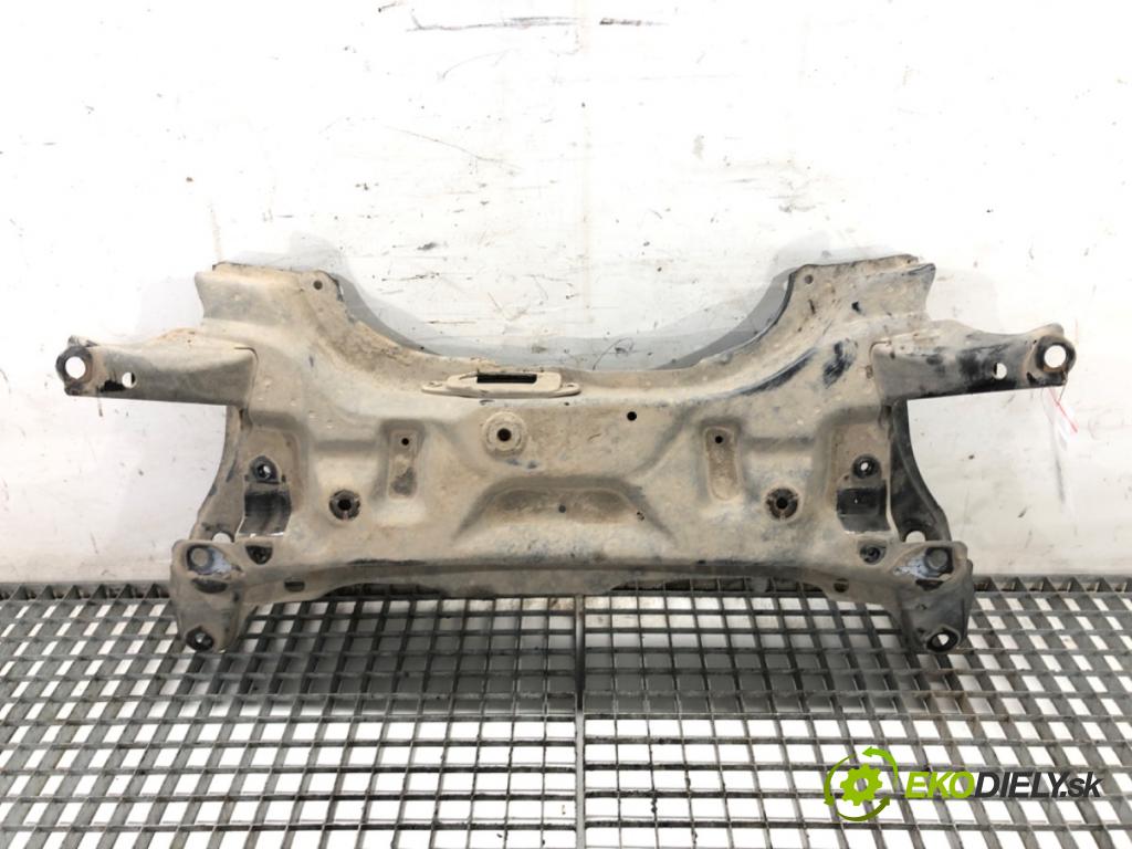 TOYOTA YARIS III liftback 2013 51 kW 1.0 (KSP130_) 998 výztuha pod motor  (Výztuhy přední)