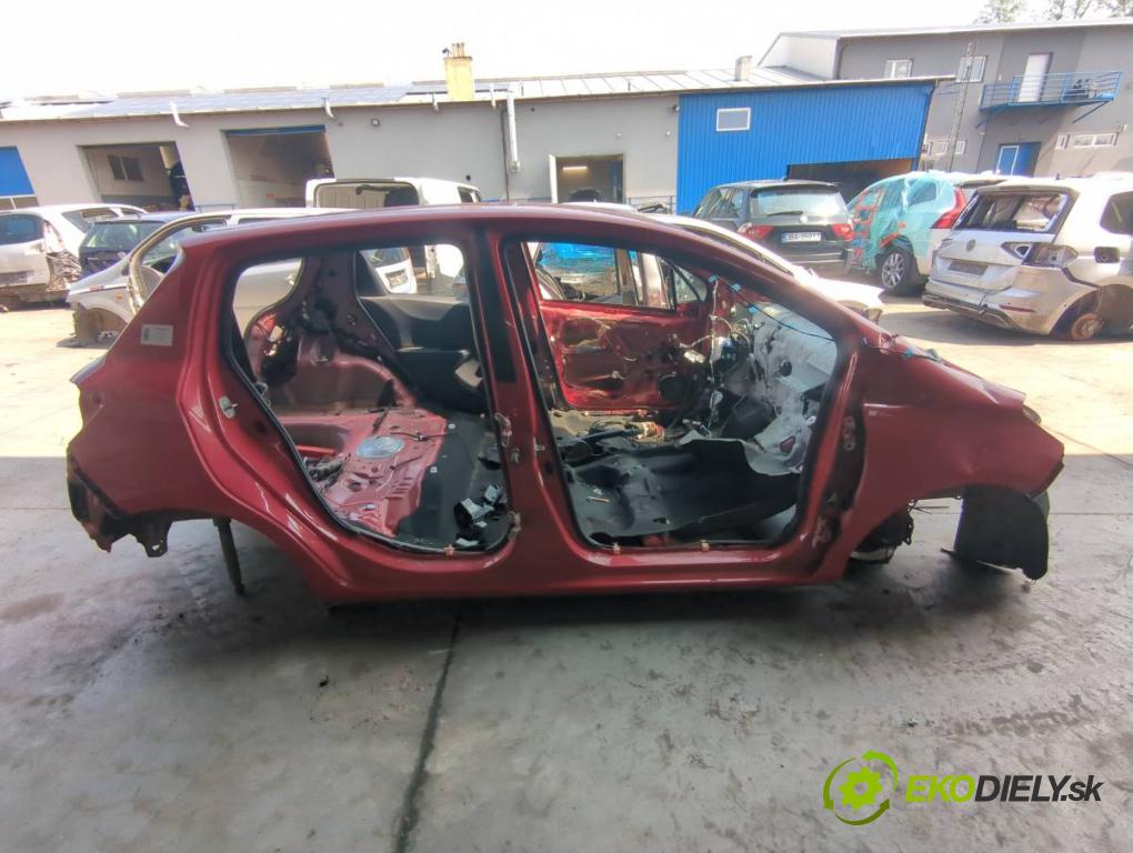 TOYOTA YARIS III liftback 2013 51 kW 1.0 (KSP130_) 998 KAROSERIA ČTVRŤÁK blatník zadní část levý pravý práh střecha PODŁUŻNICA levý pravý