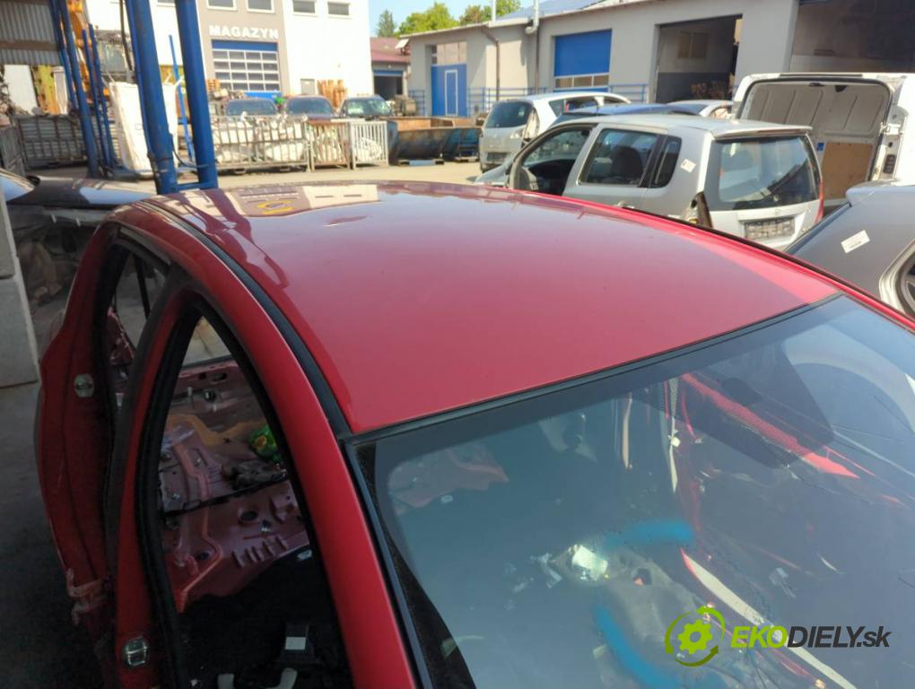 TOYOTA YARIS III liftback 2013 51 kW 1.0 (KSP130_) 998 KAROSERIA ČTVRŤÁK blatník zadní část levý pravý práh střecha PODŁUŻNICA levý pravý