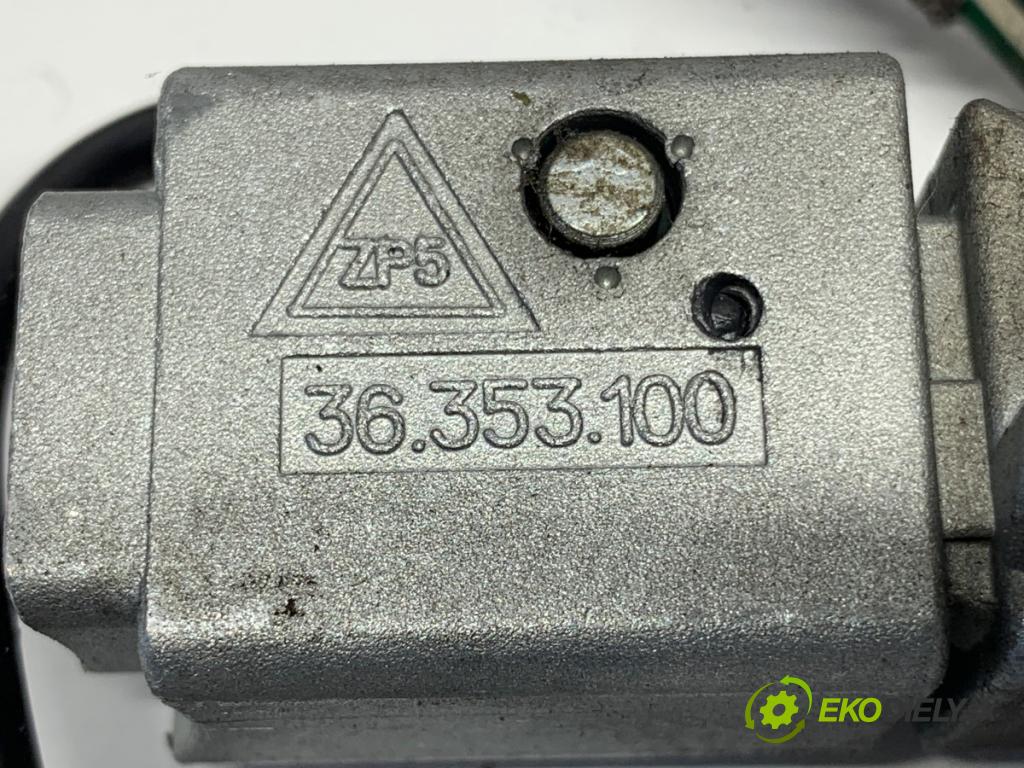 PEUGEOT 807 Nadwozie pełne/minivan 2004 79 kW 2.0 HDi (EBRHMEF) 1997 spinačka 36353100 (Spínacia skrinka)