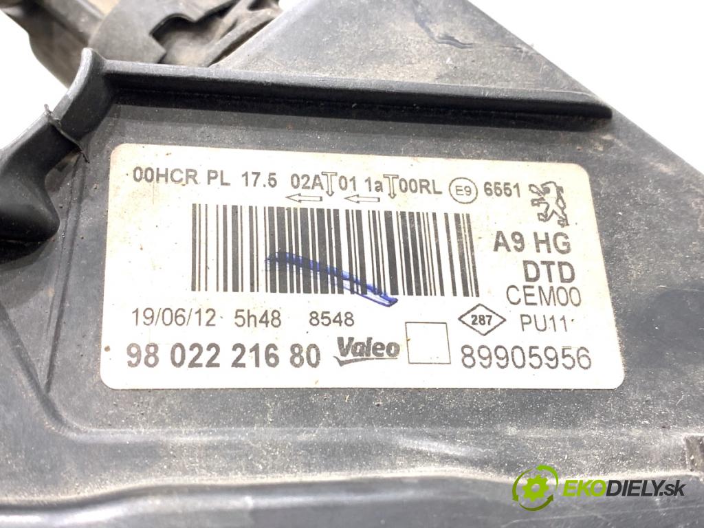 PEUGEOT 208 I liftback 2012 68 kW 1.6 HDi 1560 světlomet pravý přední část 9802221680