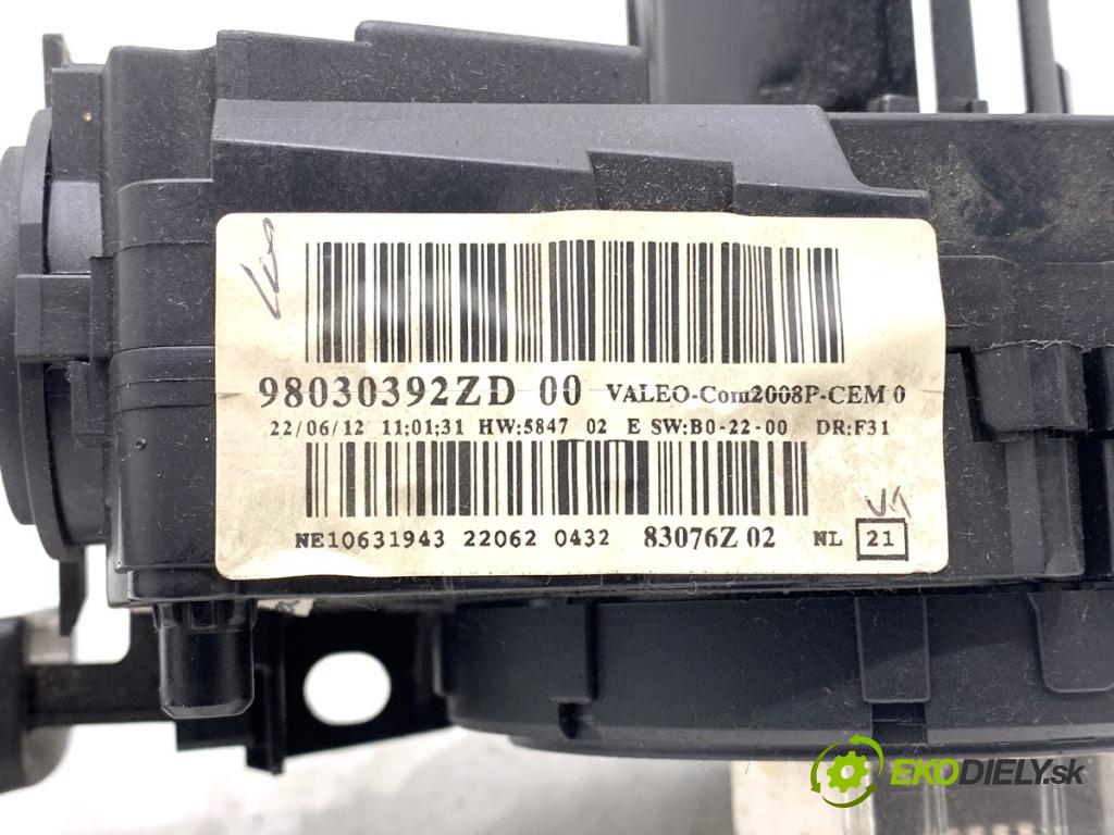 PEUGEOT 208 I liftback 2012 68 kW 1.6 HDi 1560 Prepínač kombinovaný 98030392ZD (Prepínacie páčky pod volantom)