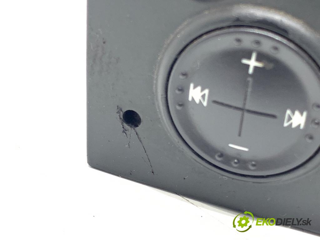 RENAULT MEGANE II Kombi 2005 78 kW 1.5 dCi (KM16, KM1E) 1461 RADIO 8200483757 (Audio zařízení)