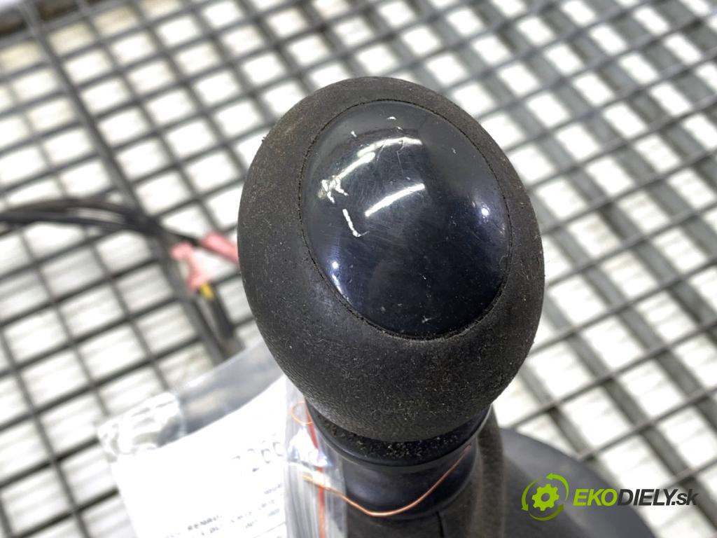 RENAULT MEGANE II Kombi 2005 78 kW 1.5 dCi (KM16, KM1E) 1461 Kulisa 8200277970 (Rýchlostná páka (kulisa))