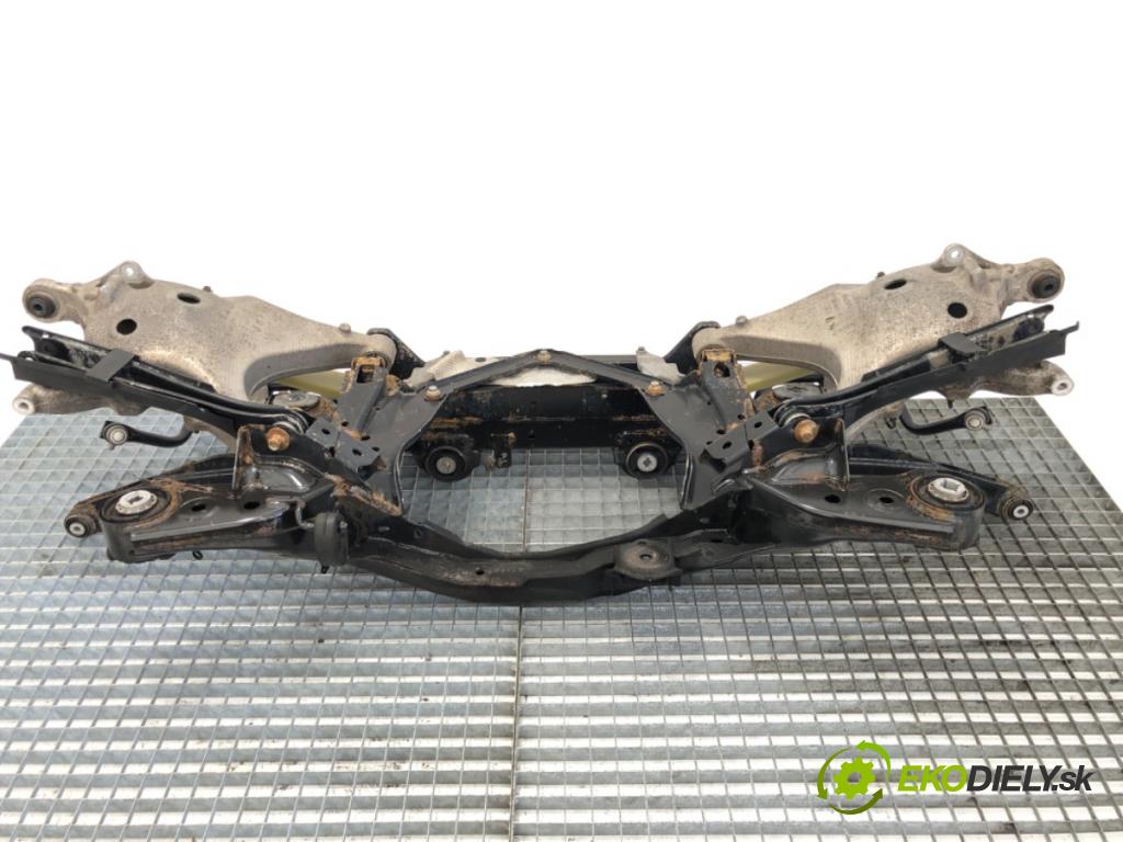 VOLVO V90 II Kombi 2020 140 kW D4 1969 Výstuha zad