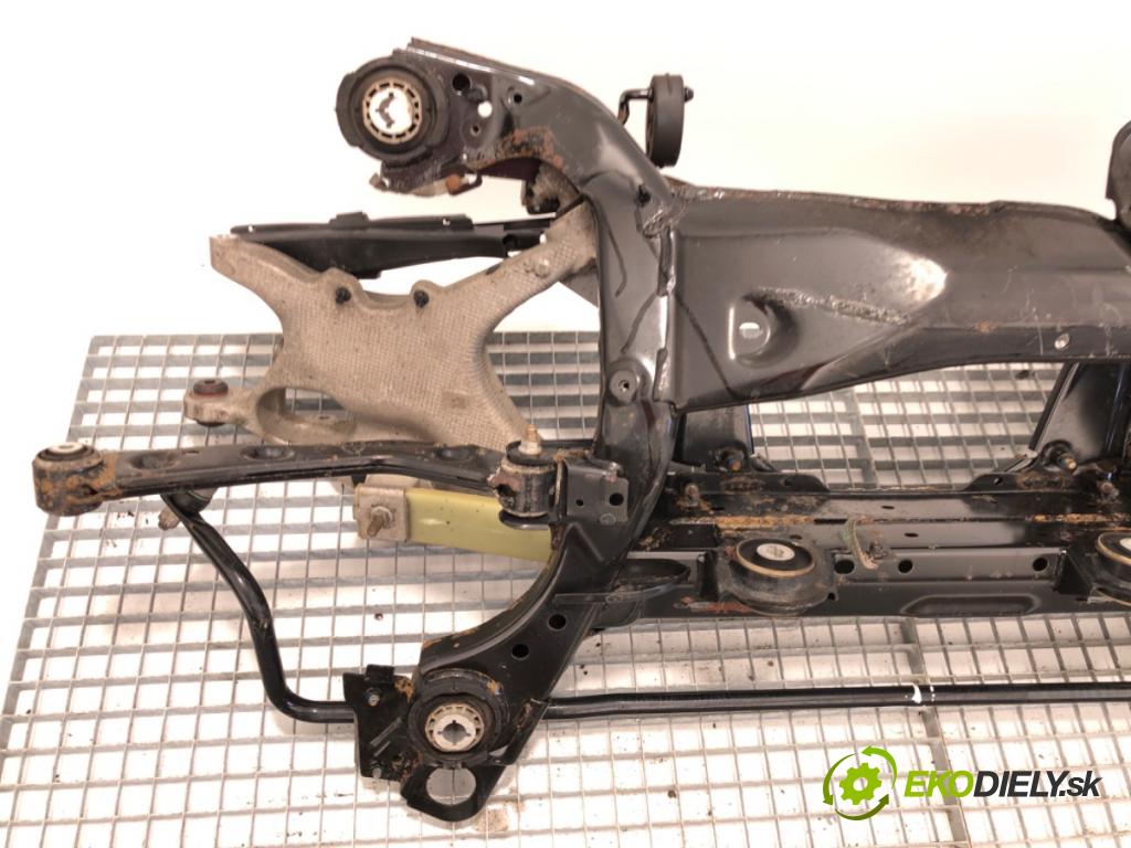 VOLVO V90 II Kombi 2020 140 kW D4 1969 Výstuha zad