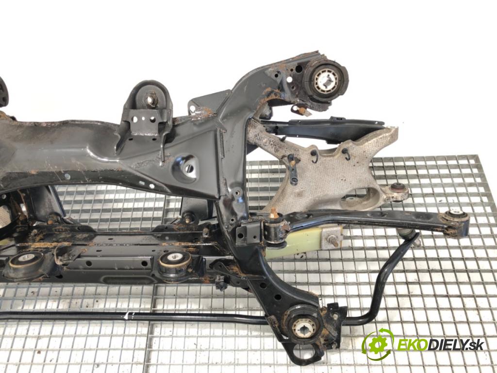 VOLVO V90 II Kombi 2020 140 kW D4 1969 Výstuha zad