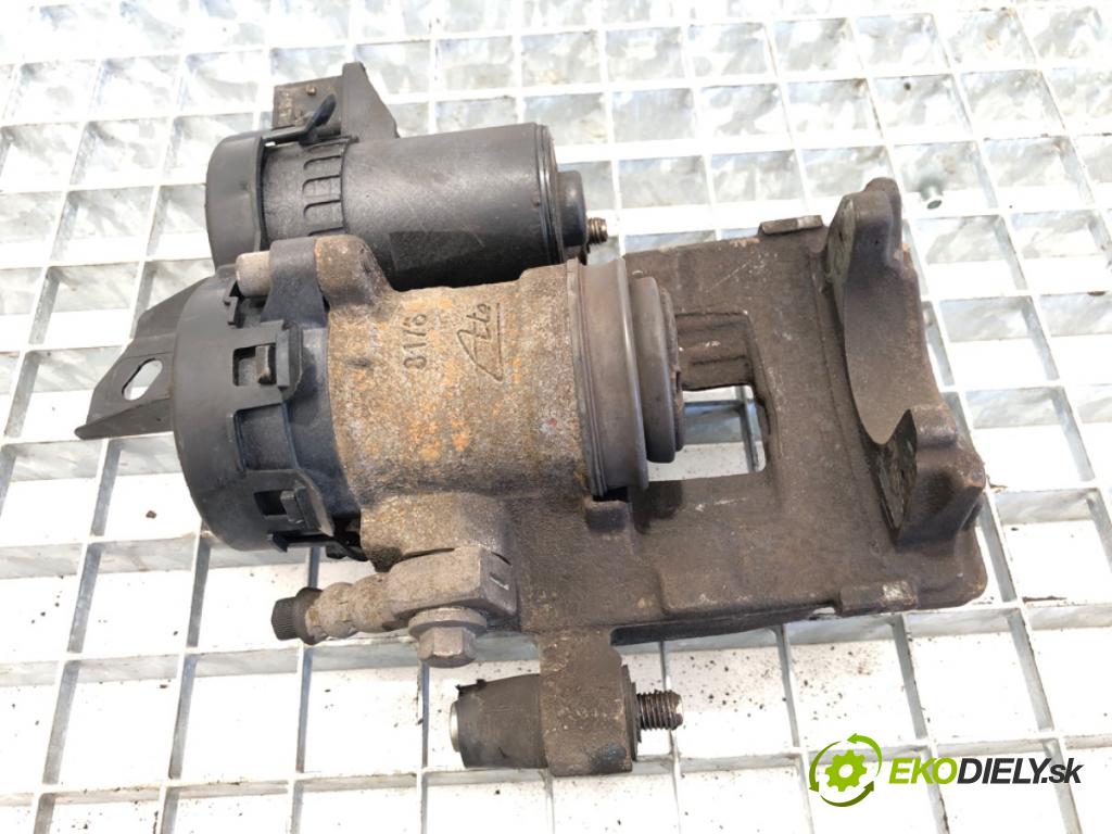 VOLVO V90 II Kombi 2020 140 kW D4 1969 Brzdič strmeň pravy zad elektrický 31687555