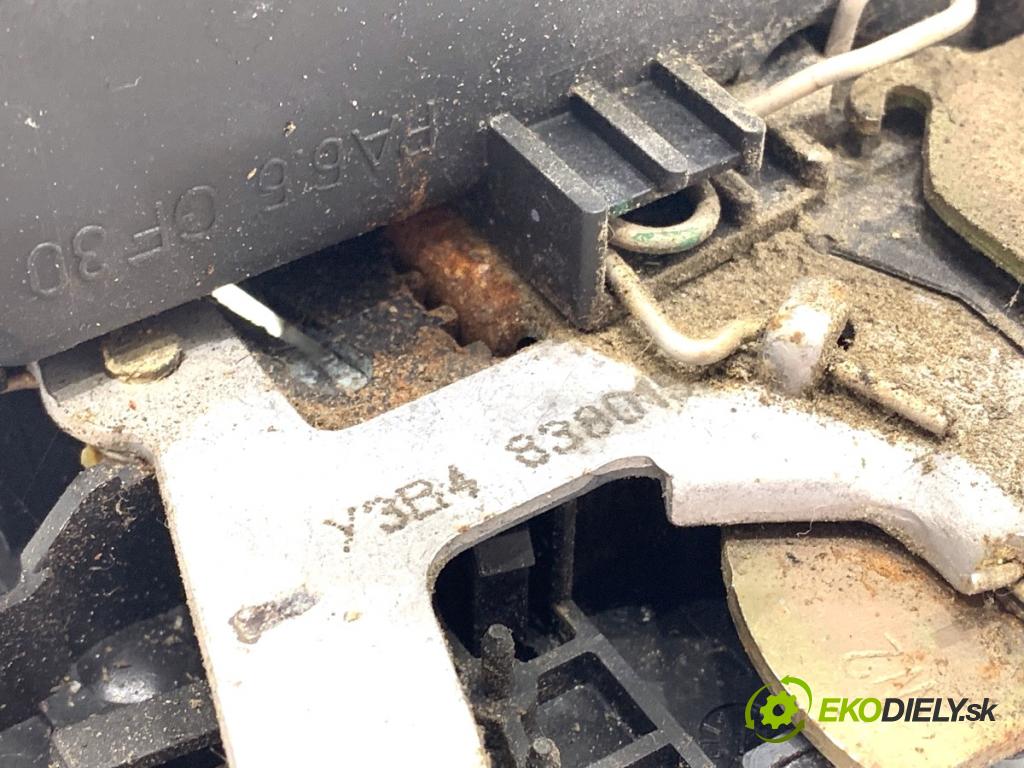 VW PASSAT B5 FL Kombi 2002 74 kW 1.9 TDI 1896 zámok dveře levý zadní část