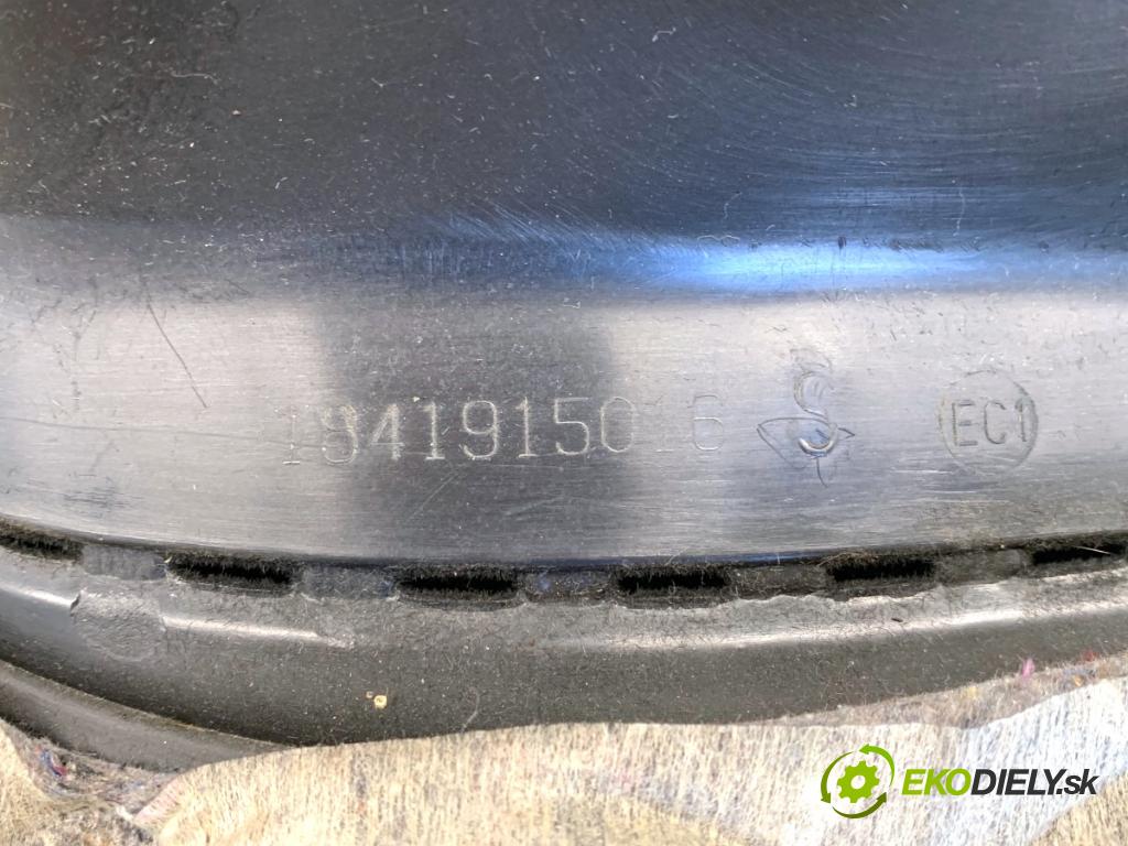 VW PASSAT B5 FL Kombi 2002 74 kW 1.9 TDI 1896 Priehradka, kastlík spolujazdca  (Priehradka (kastlík))