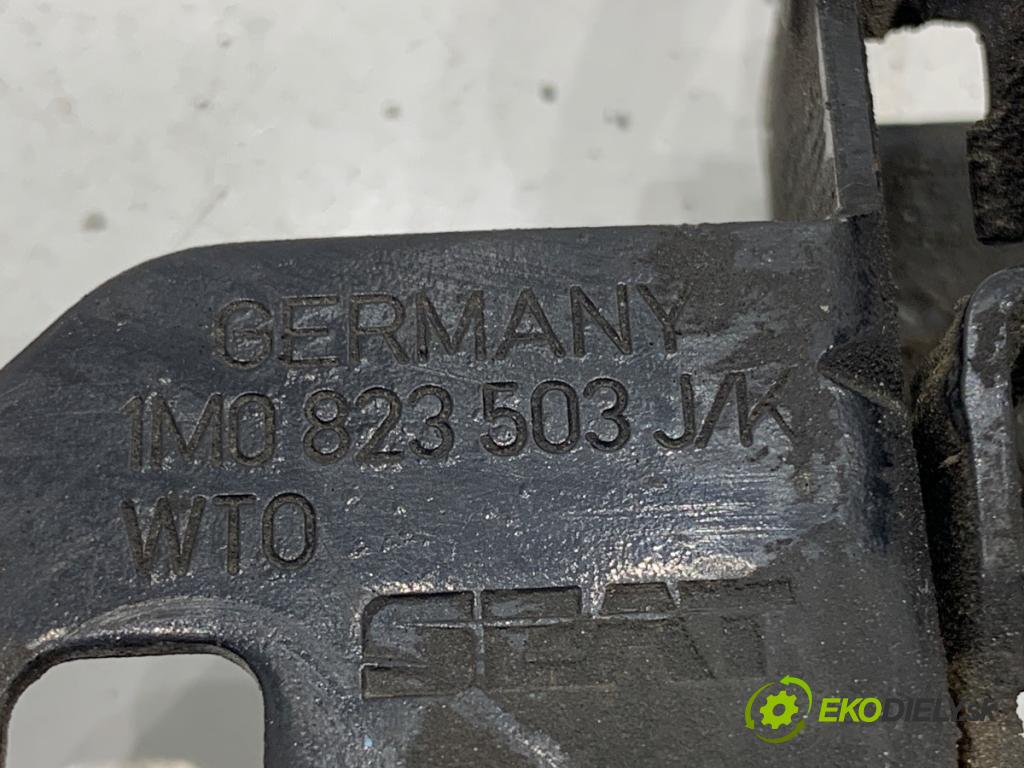 SEAT LEON I liftback 2000 132 kW 1.8 20V T 1781 zámok kapoty přední část 1M0823503J